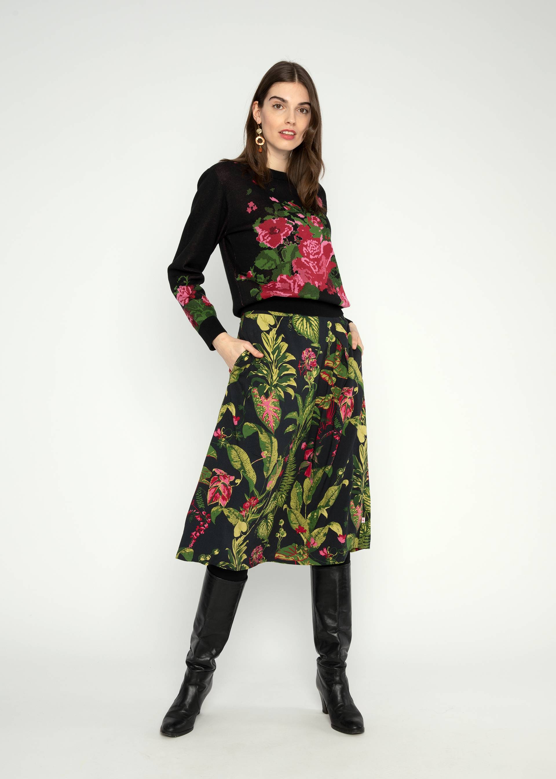 Strickpullover Cosy Storyteller, sea of roses, Strickpullover, Schwarz