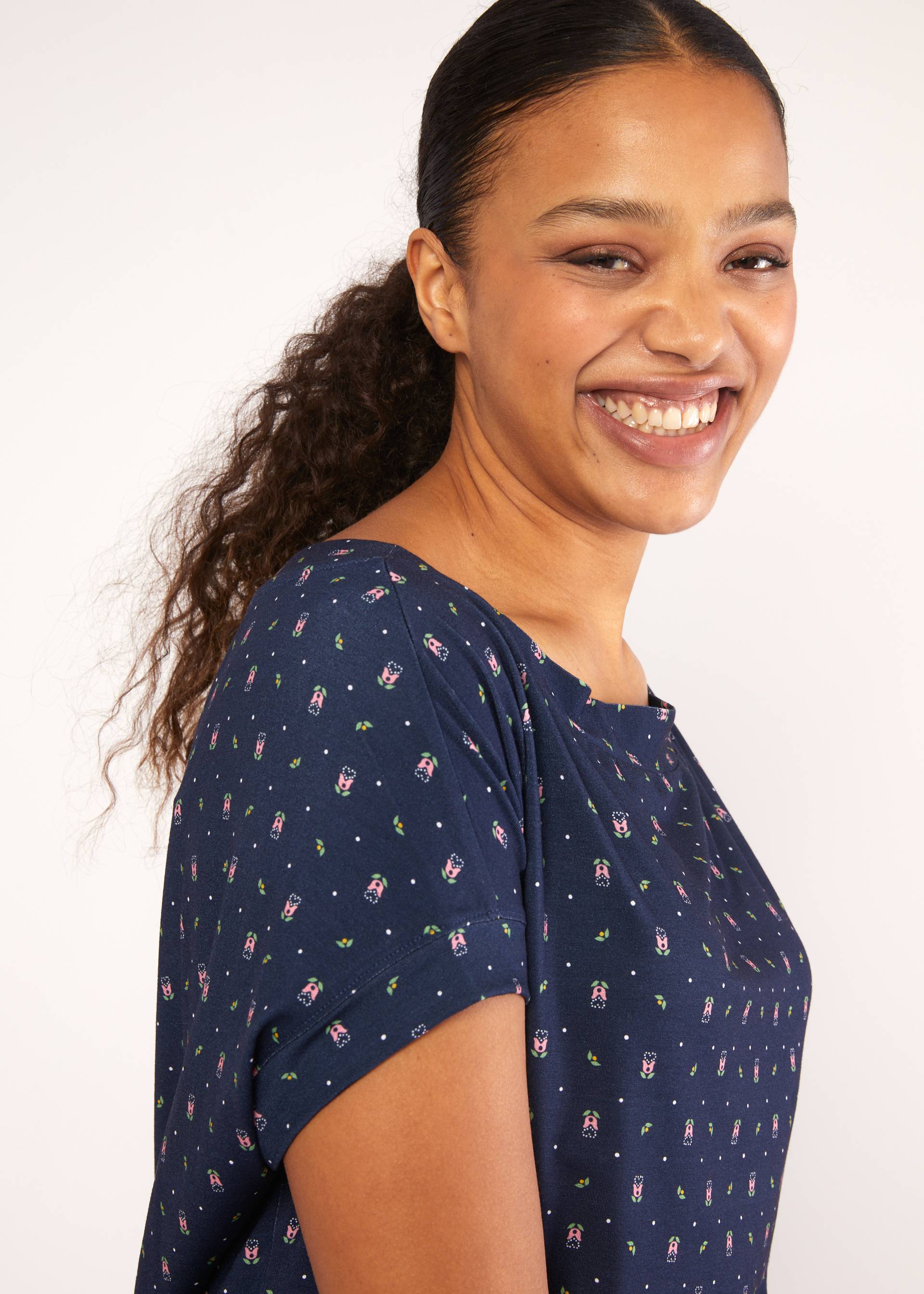 T-Shirt Flowgirl, night meadow, Tops, Blue